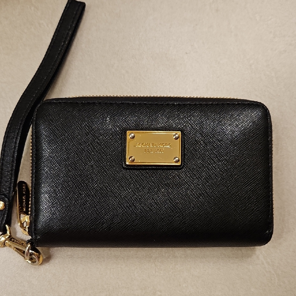 Michael Kors Black and Gold Key Holder